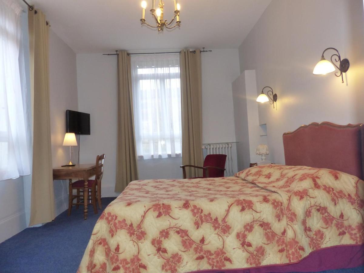 Bourbon-lʼArchambault Hotel Des Thermes מראה חיצוני תמונה
