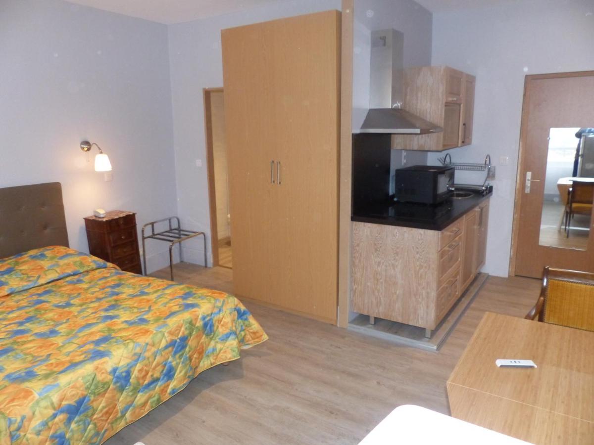 Bourbon-lʼArchambault Hotel Des Thermes מראה חיצוני תמונה
